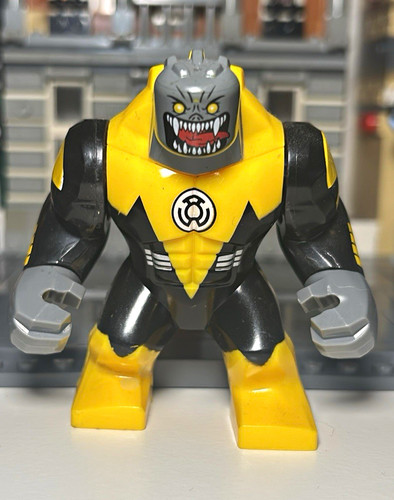Custom lego arkillo yellow - arkillo,